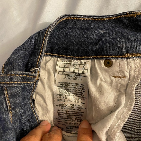 Guess Jeans Distressed Shorts - Picture 3 of 3